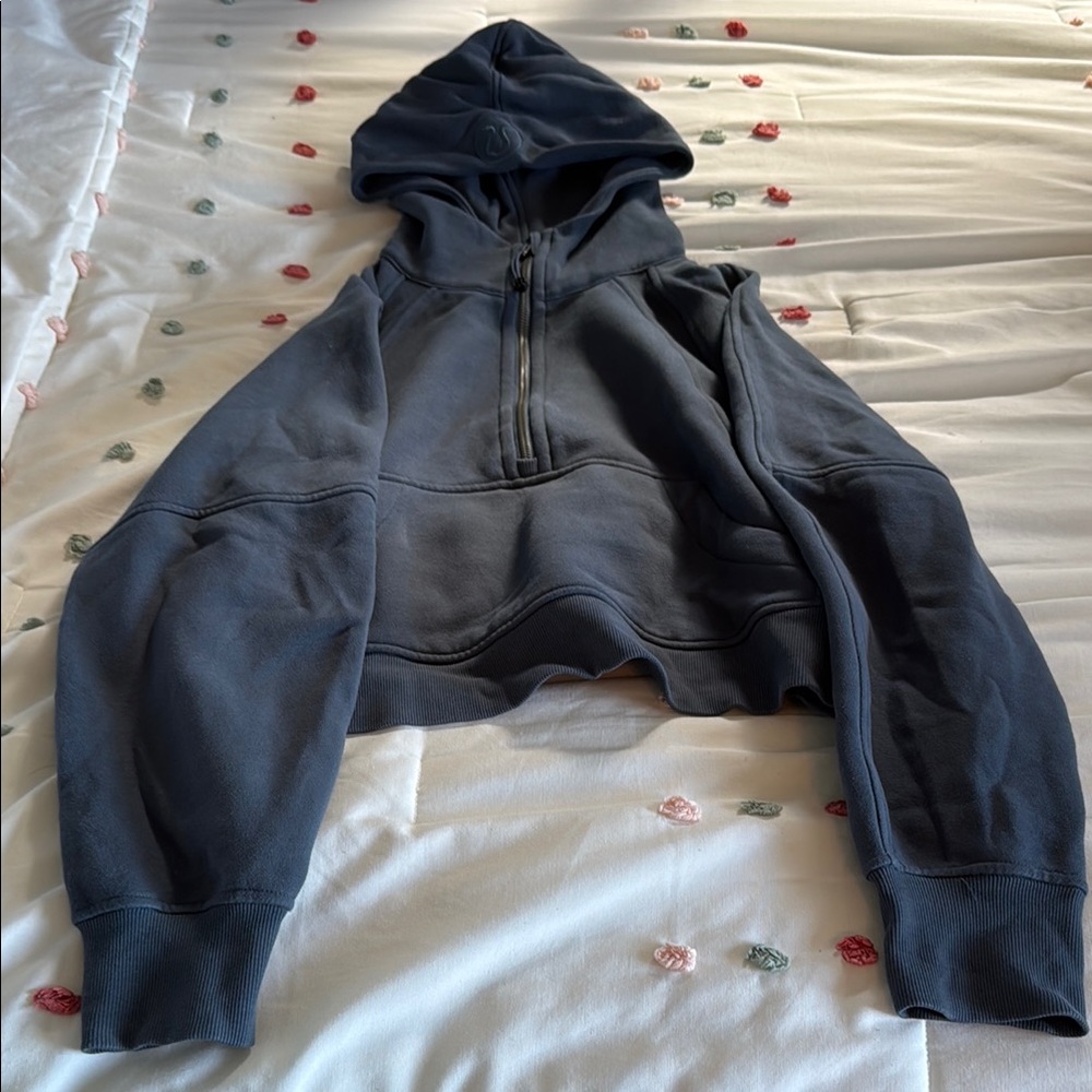 Lululemon Scuba Size small